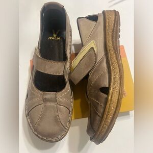 Italina Tan Loafers with Comfort Sole and Decorative Cutouts